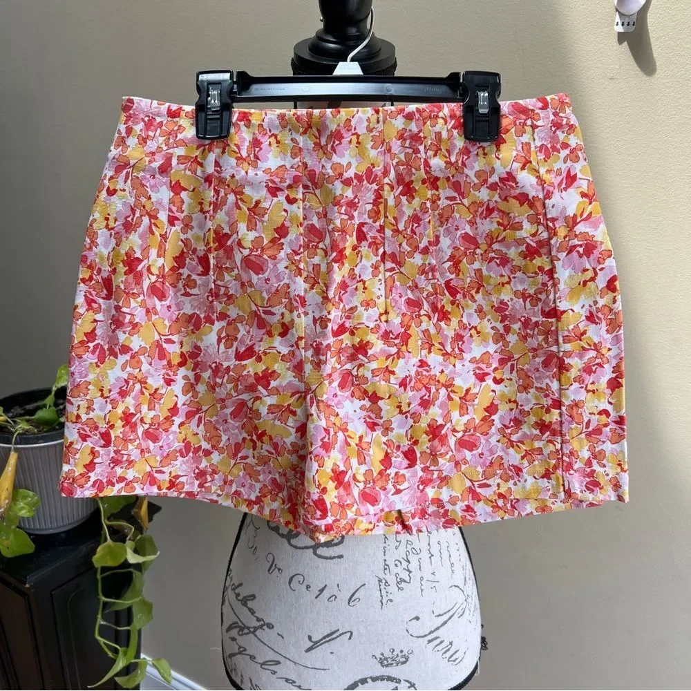 NWT Hale Bob Floral Print High Rise  Shorts Sz M